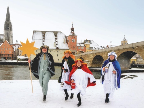 Titelbild zum News-Artikel: Eröffnung Dreikönigssingen am 30.12.2021 in Regensburg 